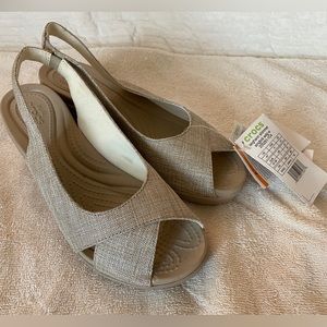 NEW Croc Leigh Ann slingback wedges linen look sandals dressy silver shimmer 7